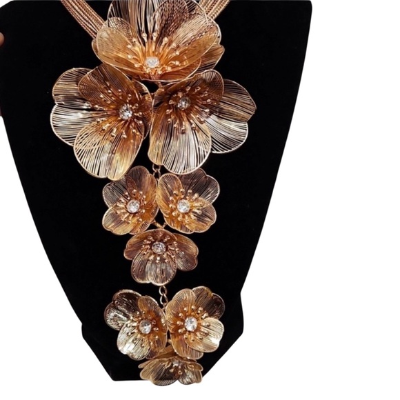 Piper K Gold Floral Statement Necklace - Picture 2 of 4